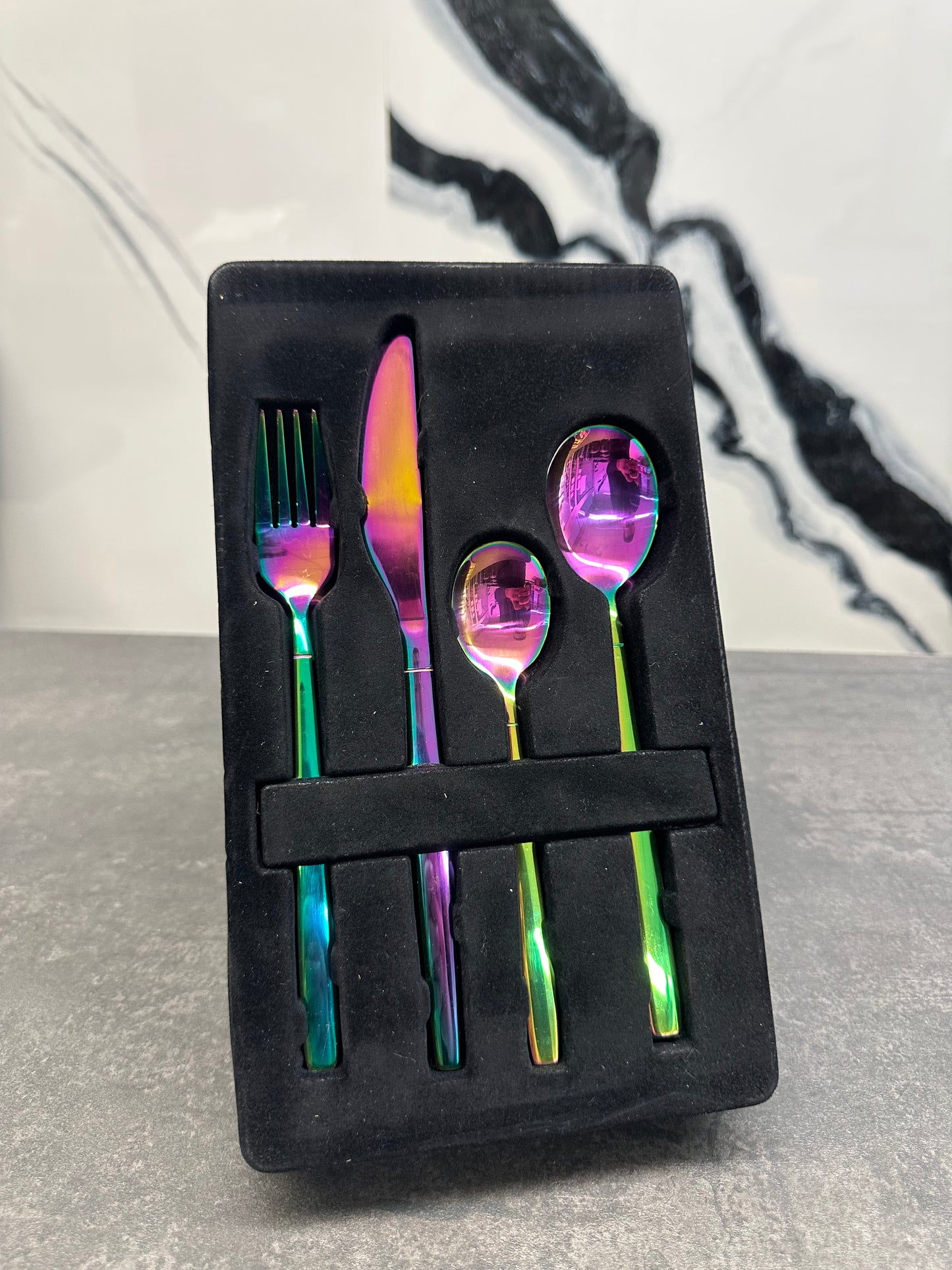 Ernesto Besteck Set 16 PCS Regenbogen Design - Buntes Besteckset für 4 Personen